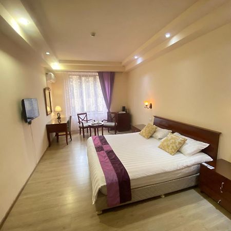 Damus Apartment Yerevan Bagian luar foto