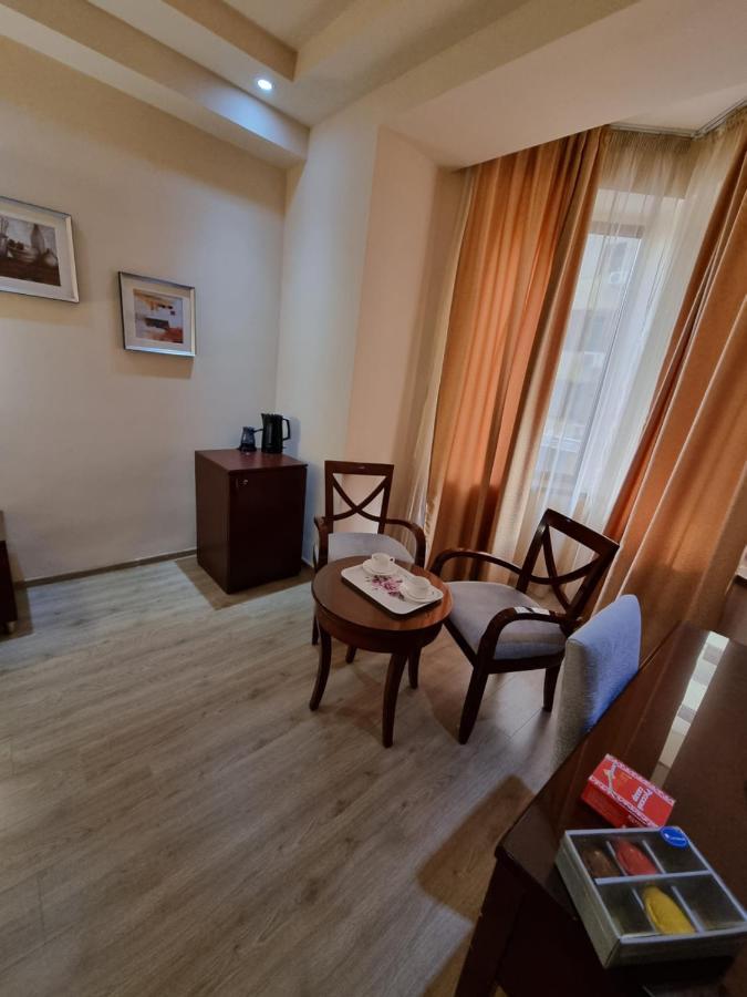 Damus Apartment Yerevan Bagian luar foto