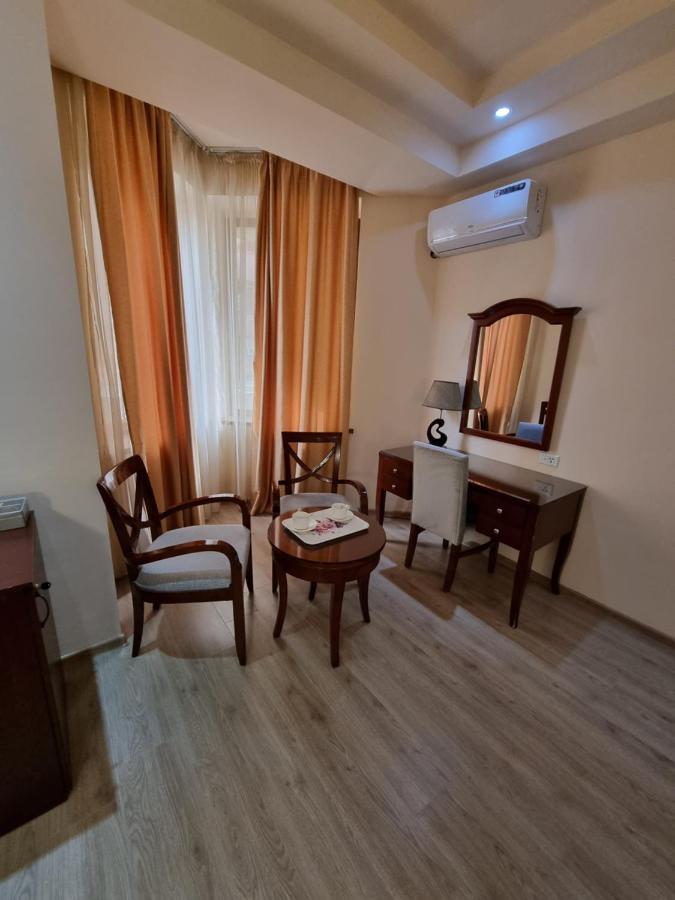 Damus Apartment Yerevan Bagian luar foto