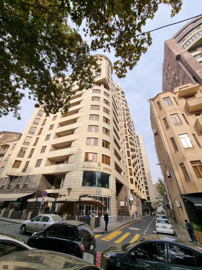 Damus Apartment Yerevan Bagian luar foto
