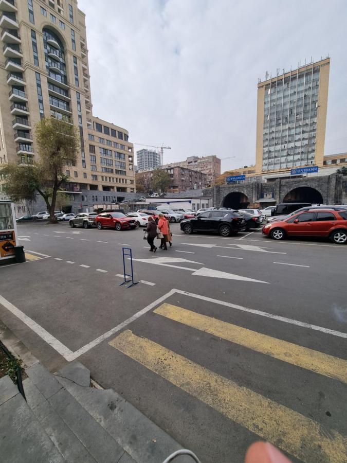 Damus Apartment Yerevan Bagian luar foto
